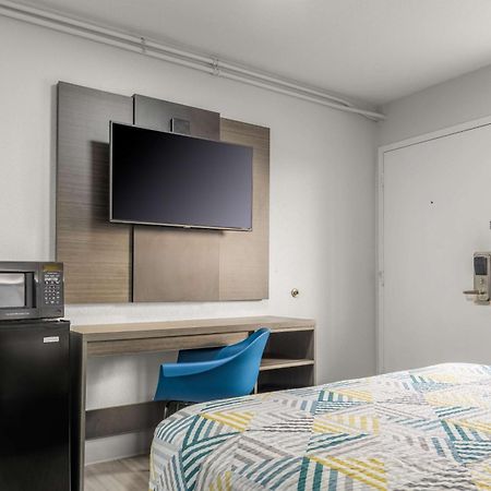 Home 6 Motel Topeka Luaran gambar