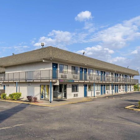 Home 6 Motel Topeka Luaran gambar