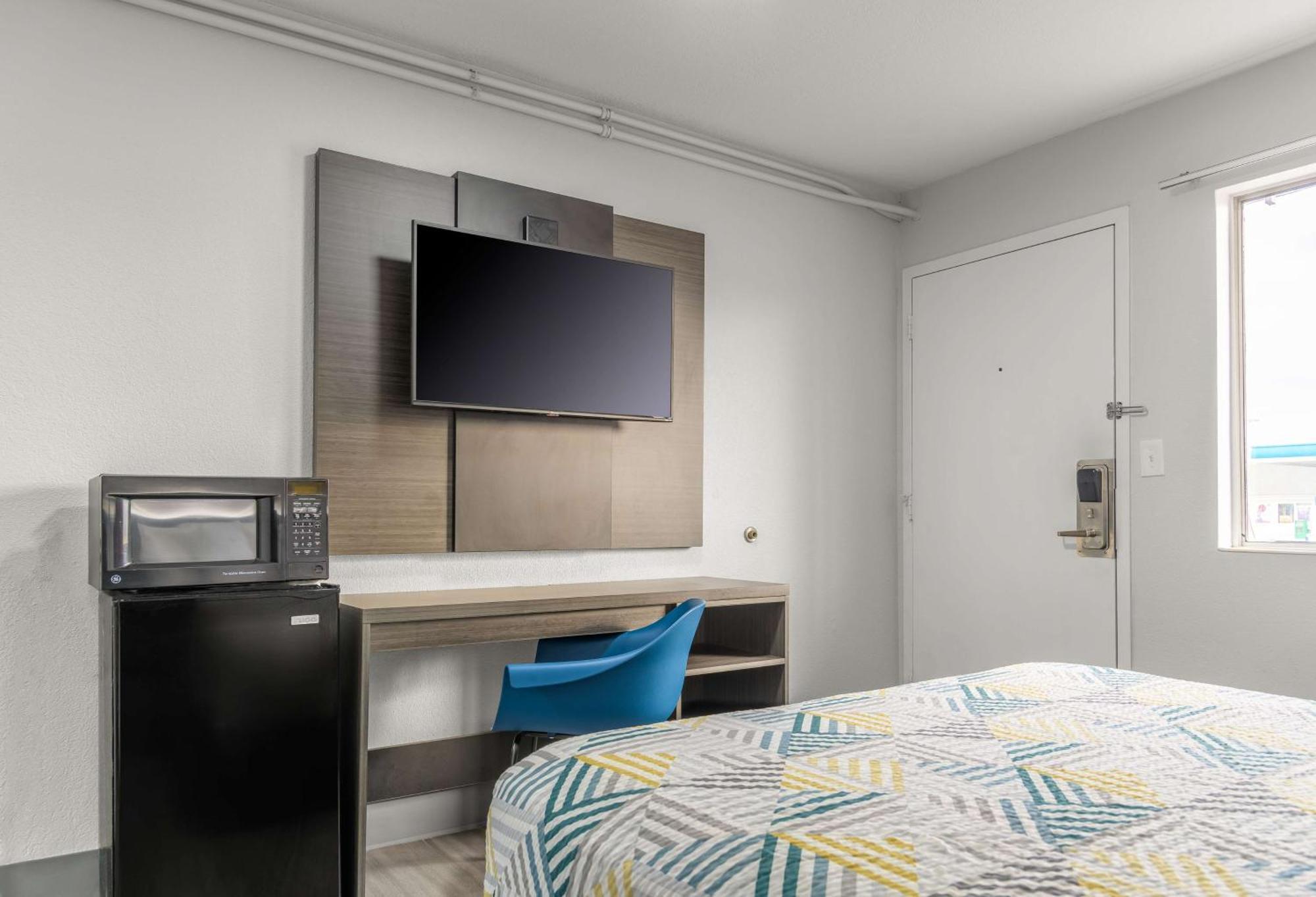 Home 6 Motel Topeka Luaran gambar