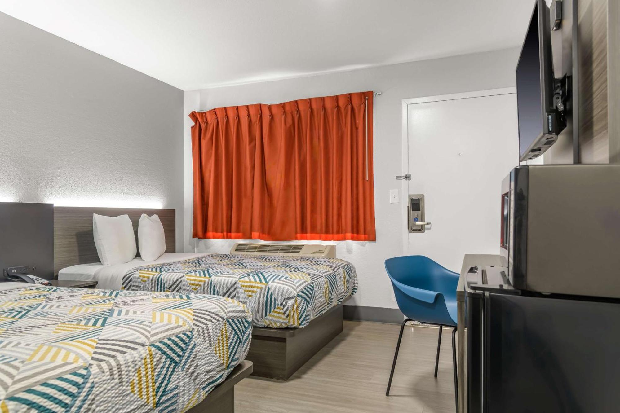 Home 6 Motel Topeka Luaran gambar