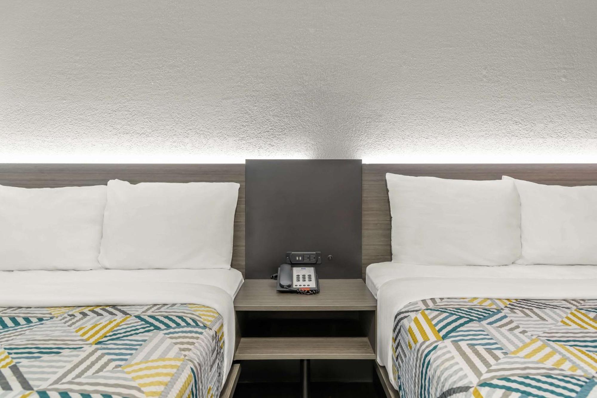 Home 6 Motel Topeka Luaran gambar