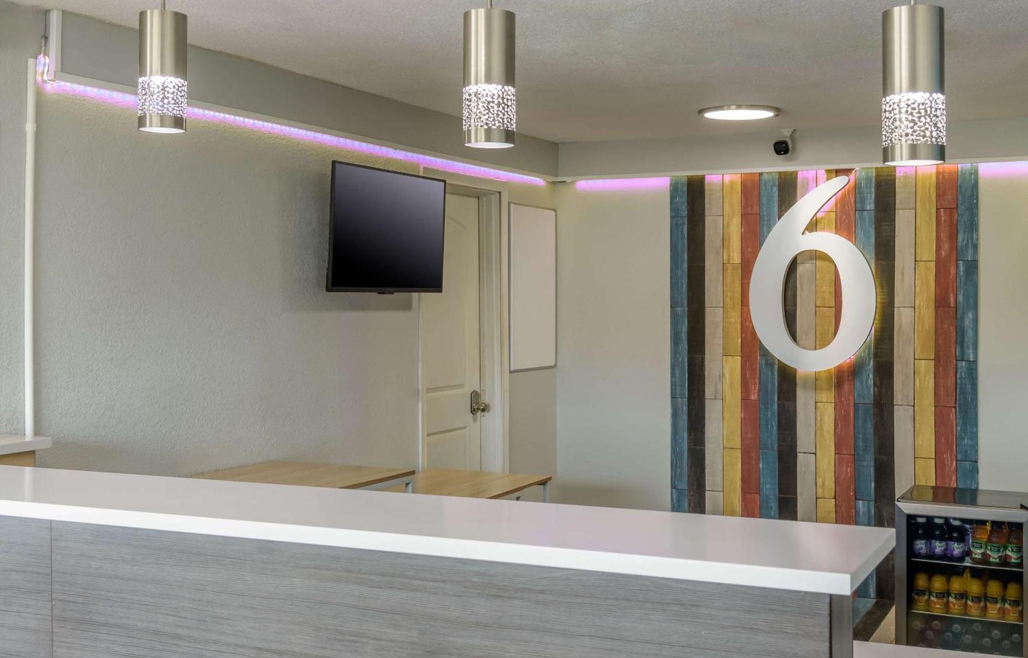 Home 6 Motel Topeka Luaran gambar